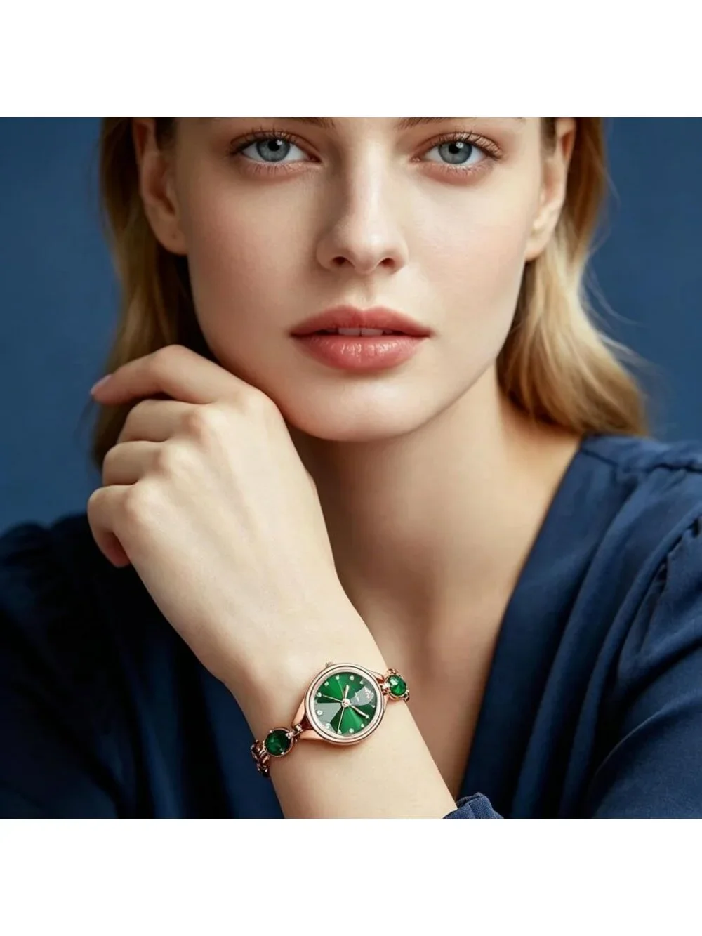 Women's Green Crystal Bracelet Stylish Quartz Fashionable Elegant Wrist Watch